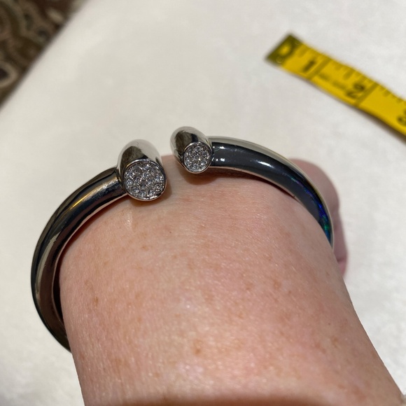 BCBG rhinestone and silver toned bracelet - Picture 8 of 9